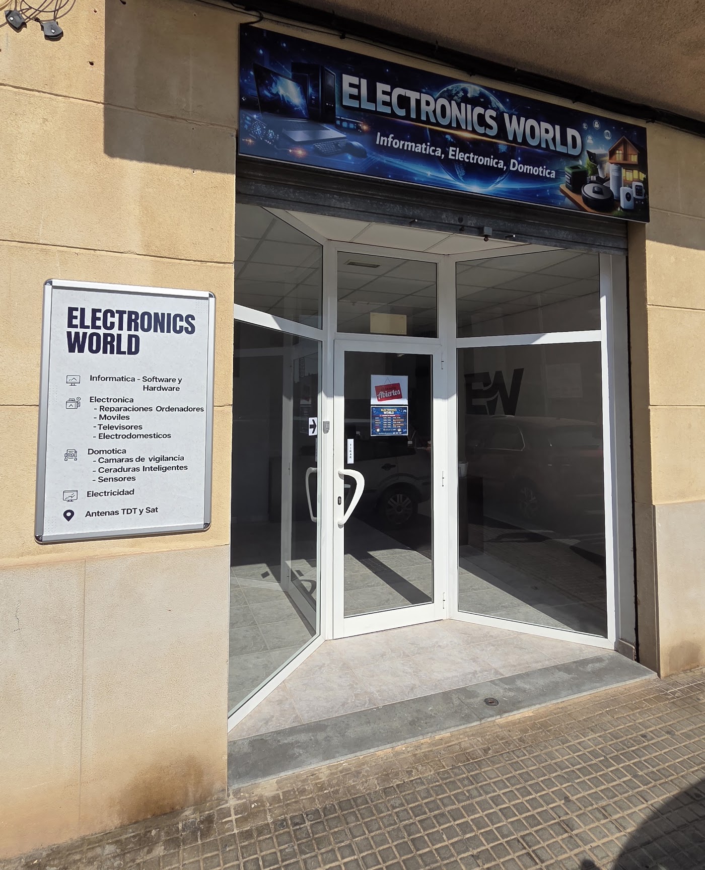Fachada de Electronics World